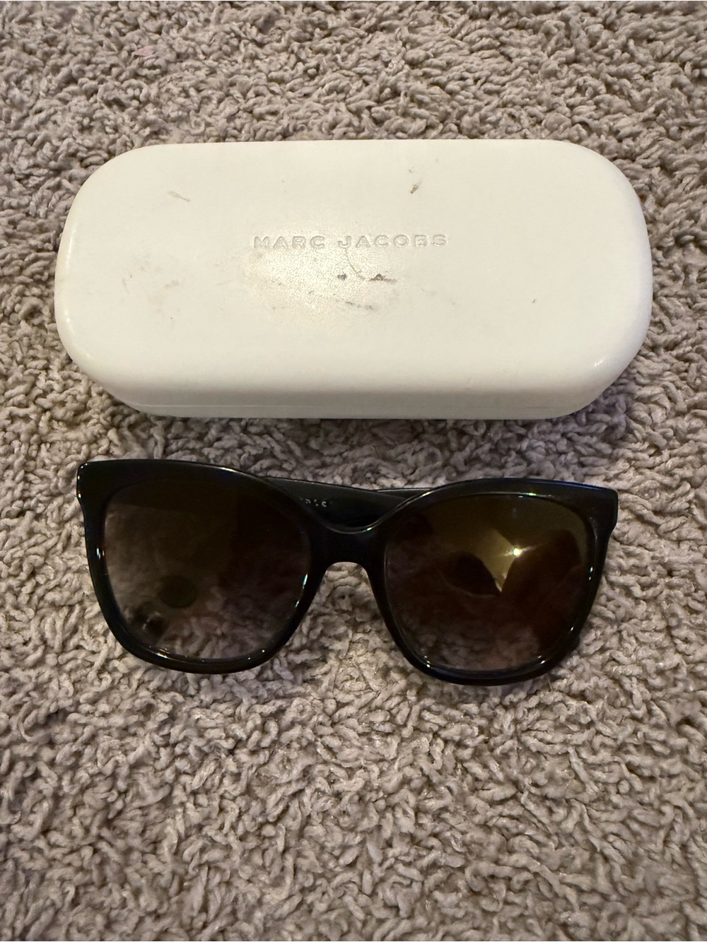 Michael Kors Women's Black Gradient Lens Cat Eye Sunglasses